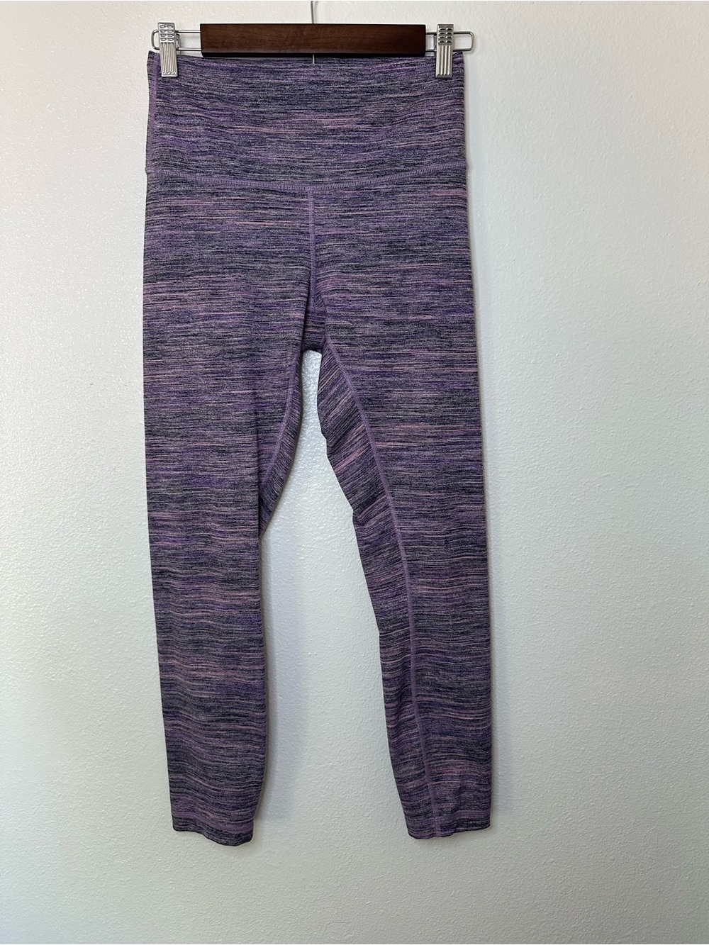Lululemon Sz 6 Wunder Under Crop Leggings